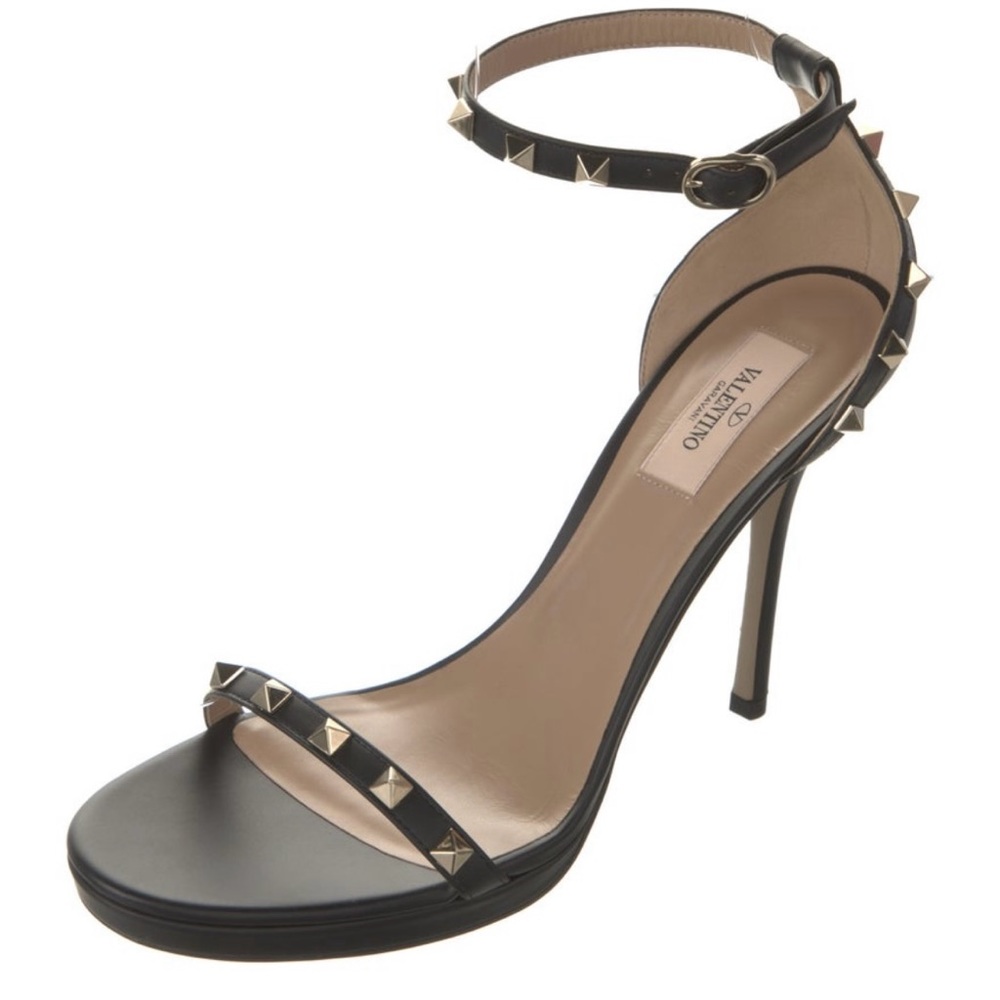 NIB Valentino Rockstud sandals EU 37